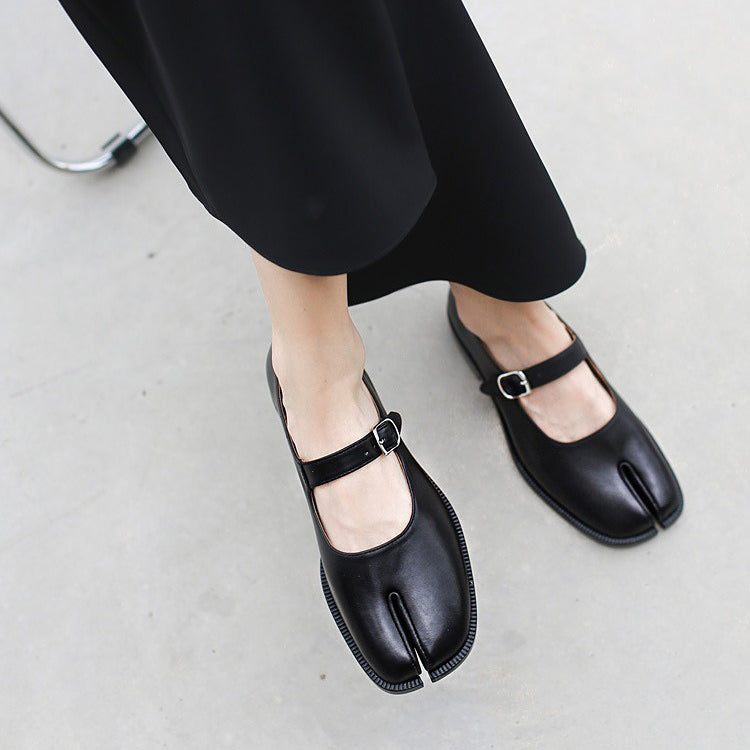 Tabi Mary Jane Shoes in Black